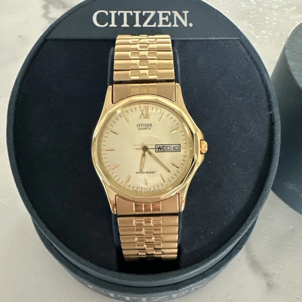 Citizen men’s watch 5500-5244-85-RC monogrammed Gold-Tone Day-Date Watch new bat